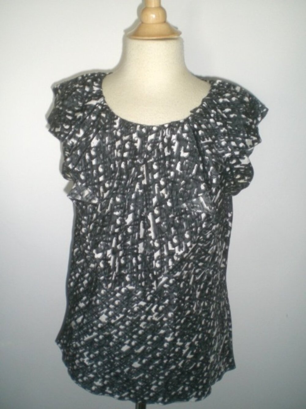 RACHEL ROY SILK short sleeve TOP black white M
